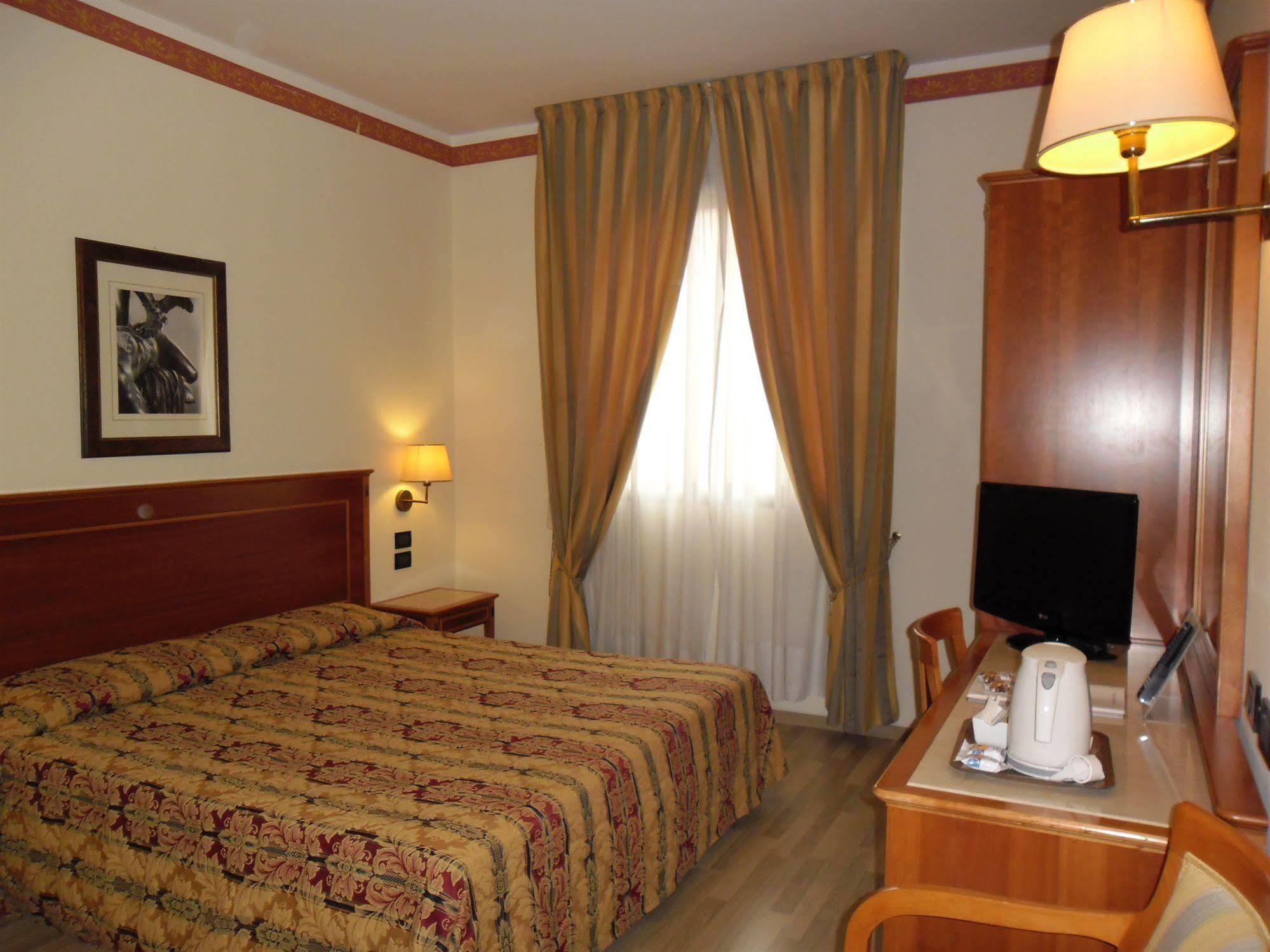 Michelangelo Hotel 4*