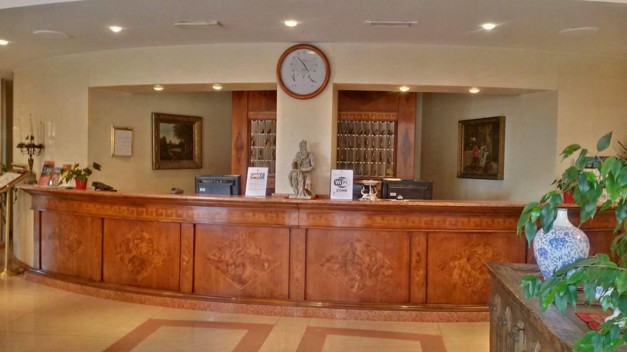 Michelangelo Hotel 4*